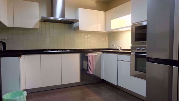 รูปภาพ 3 bed Condo in Richmond Hills Residence Khlong Tan Nuea Sub District C08572