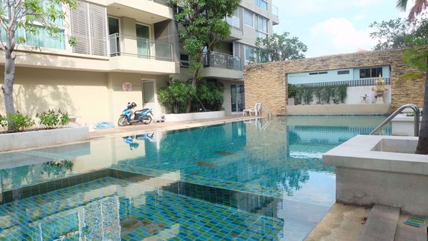 รูปภาพ 3 bed Condo in Richmond Hills Residence Khlong Tan Nuea Sub District C08572