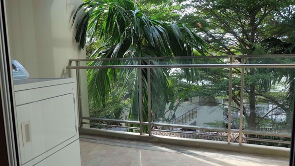 Picture of 3 bed Condo in Richmond Hills Residence Khlong Tan Nuea Sub District C08572