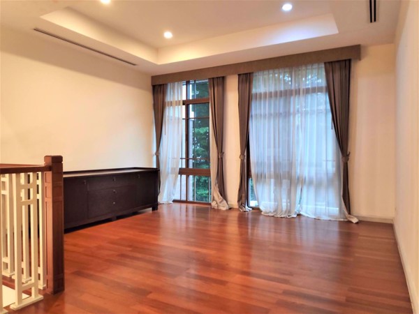 รูปภาพ 4 bed House in Baan Sansiri Sukhumvit 67  Phrakhanongnuea Sub District H05328