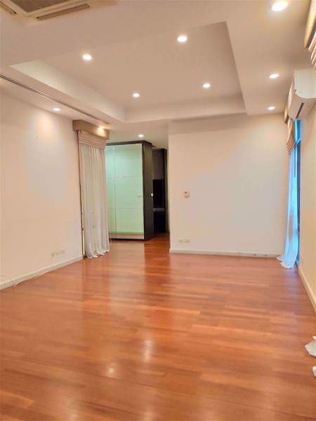 รูปภาพ 4 bed House in Baan Sansiri Sukhumvit 67  Phrakhanongnuea Sub District H05328