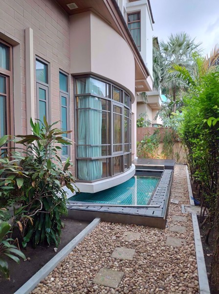 รูปภาพ 4 bed House in Baan Sansiri Sukhumvit 67  Phrakhanongnuea Sub District H05328