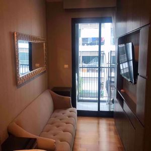 Picture of 1 bed Condo in The Vertical Aree Samsennai Sub District C08678