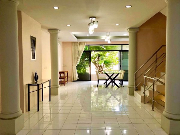 Picture of 3 bed House in Moo Baan Chicha Castle  Khlong Toei Nuea Sub District H05332