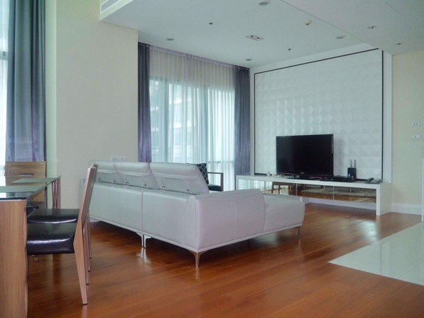 รูปภาพ 3 bed Condo in Bright Sukhumvit 24 Khlongtan Sub District C08764