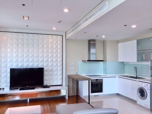 รูปภาพ 3 bed Condo in Bright Sukhumvit 24 Khlongtan Sub District C08764