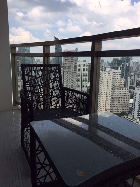 รูปภาพ 3 bed Condo in Bright Sukhumvit 24 Khlongtan Sub District C08764