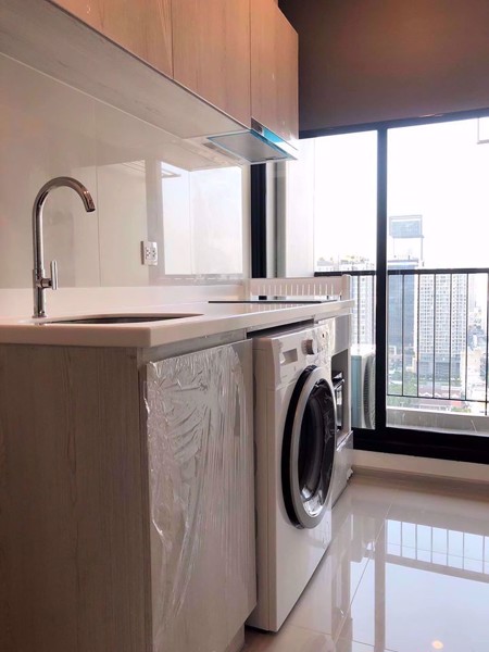 Picture of 1 bed Condo in Life Asoke Huai Khwang District C08792