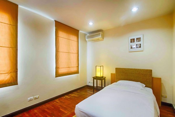 รูปภาพ 3 bed House in Baan Klang Krung (British Town - Thonglor)  Watthana District H05335