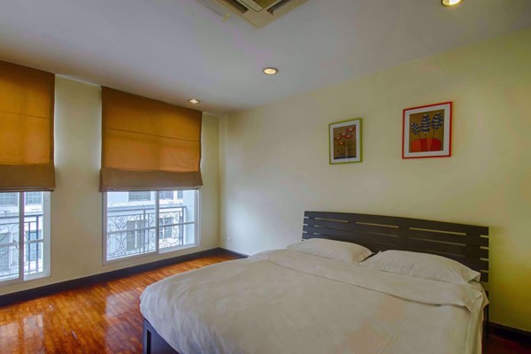 รูปภาพ 3 bed House in Baan Klang Krung (British Town - Thonglor)  Watthana District H05335