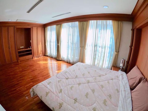 รูปภาพ 4 bed House in Baan Klang Krung (British Town - Thonglor)  Watthana District H05337