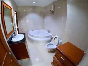 Picture of 4 bed House in Baan Klang Krung (British Town - Thonglor)  Watthana District H05337