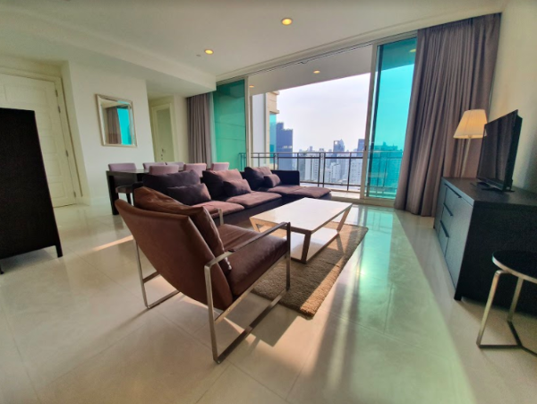 รูปภาพ 3 bed Condo in Royce Private Residences Watthana District C08902