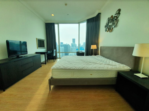 รูปภาพ 3 bed Condo in Royce Private Residences Watthana District C08902