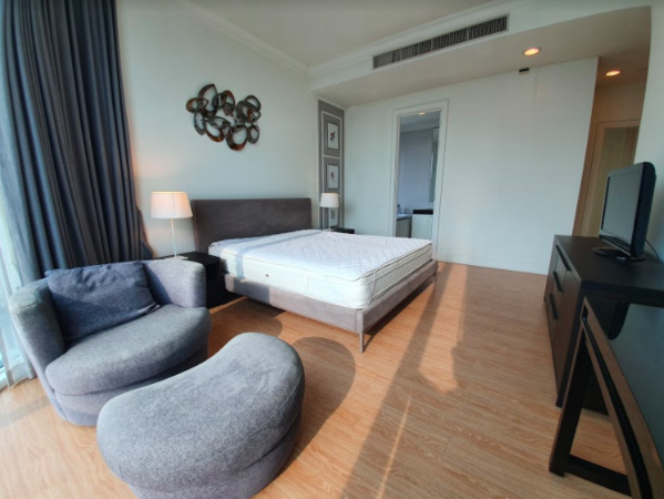 รูปภาพ 3 bed Condo in Royce Private Residences Watthana District C08902