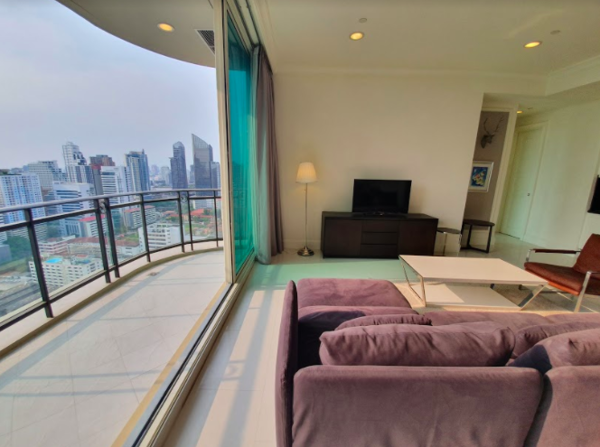 รูปภาพ 3 bed Condo in Royce Private Residences Watthana District C08902