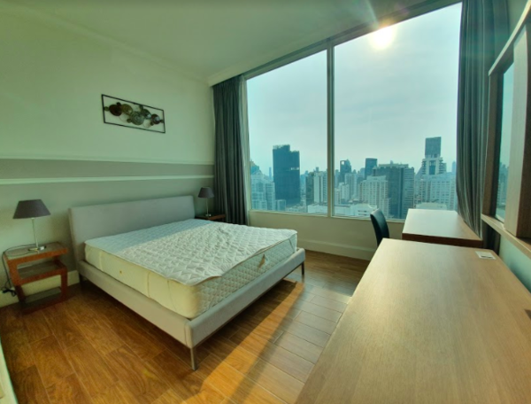 รูปภาพ 3 bed Condo in Royce Private Residences Watthana District C08902