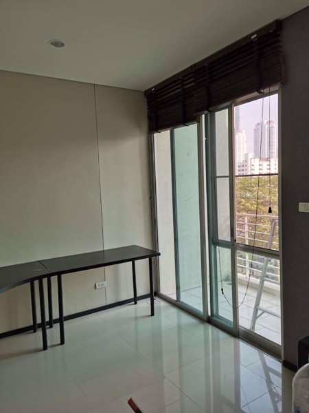 Picture of 1 bed Condo in Villa Sathorn Khlong Ton Sai Sub District C08906