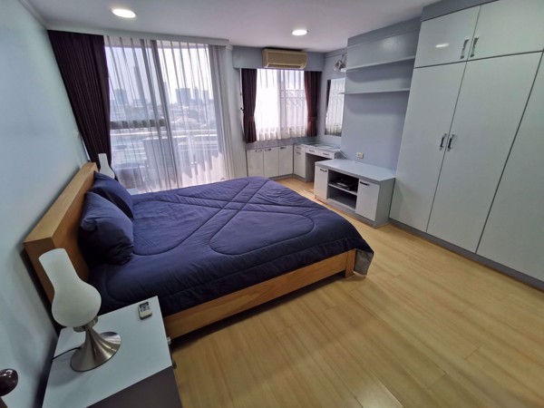 รูปภาพ 2 bed Condo in Supalai Place Condominium Watthana District C08908