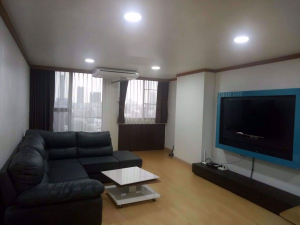 รูปภาพ 2 bed Condo in Supalai Place Condominium Watthana District C08909