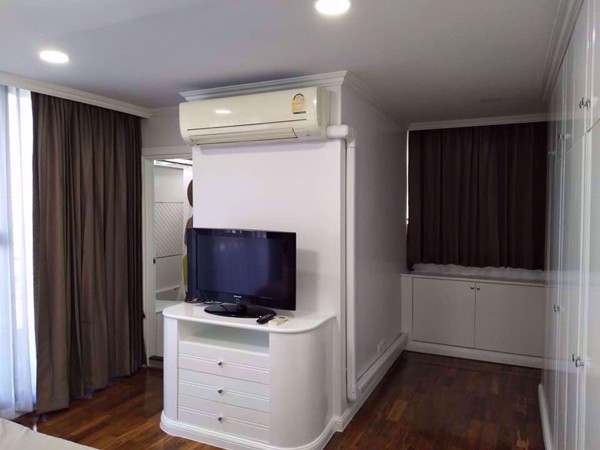 รูปภาพ 2 bed Condo in Supalai Place Condominium Watthana District C08910