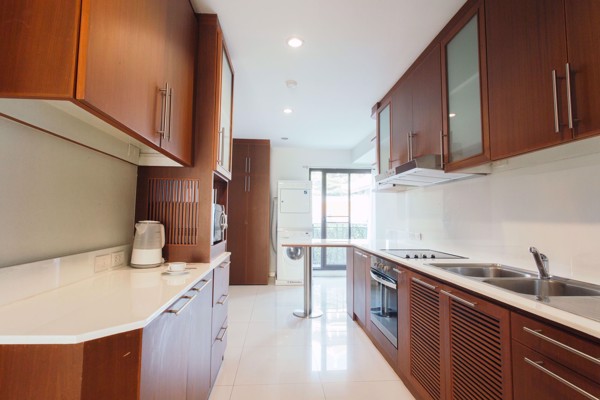 Picture of 4 bed Condo in Baan Thomson Residence Bang Na District C08938