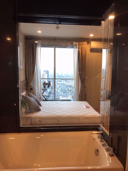 Picture of 1 bed Condo in Rhythm Sukhumvit Phra Khanong Sub District C08940