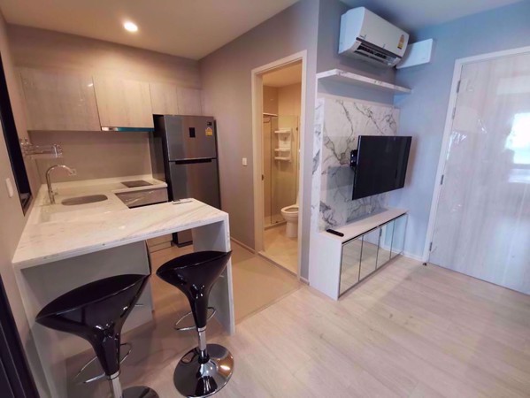 Picture of 1 bed Condo in Life Asoke Huai Khwang District C09090