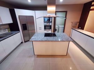 Picture of 3 bed Condo in Ascott Sky Villas Sathorn Yan Nawa Sub District C09180