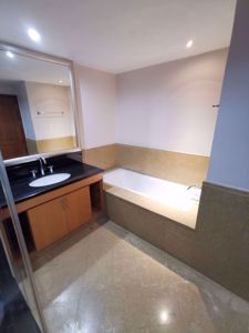 Picture of 3 bed Condo in Ascott Sky Villas Sathorn Yan Nawa Sub District C09183