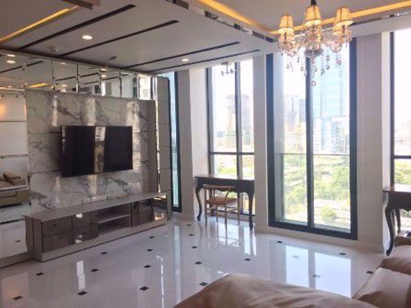 รูปภาพ 2 bed Condo in Noble Ploenchit Lumphini Sub District C09242