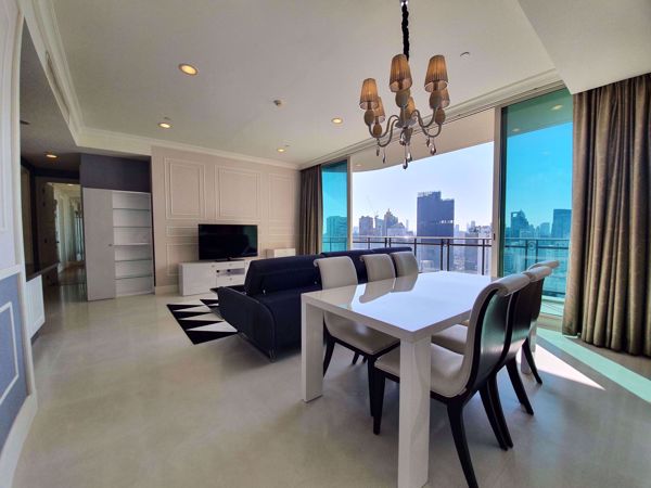 รูปภาพ 3 ห้องนอน คอนโด ในโครงการ Royce Private Residences เขตวัฒนา แขวงคลองตันเหนือ C09304