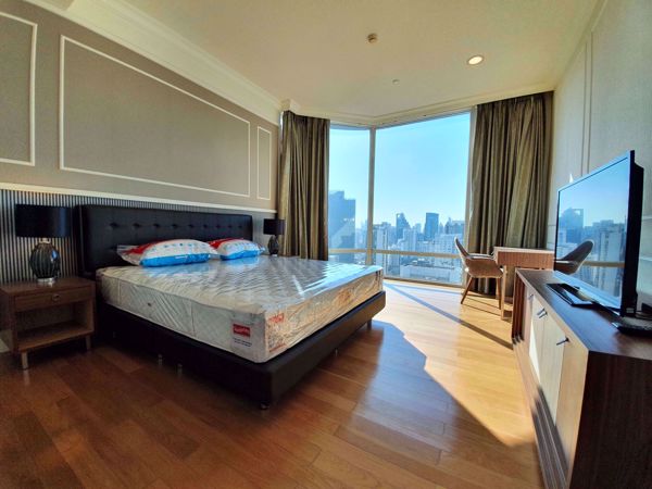 รูปภาพ 3 ห้องนอน คอนโด ในโครงการ Royce Private Residences เขตวัฒนา แขวงคลองตันเหนือ C09304