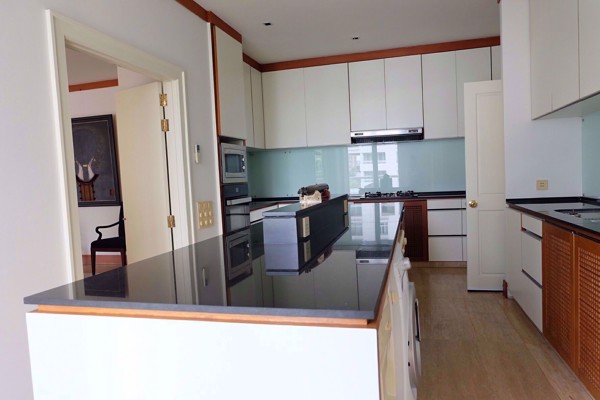 Picture of 3 bed Condo in Pimarn Mansion Thungmahamek Sub District C09341