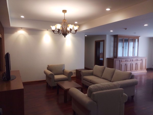 รูปภาพ 3 bed Condo in Nagara Mansion Lumphini Sub District C09348