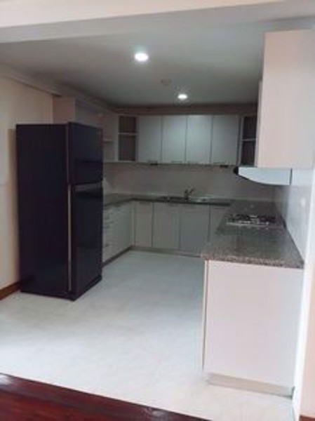 รูปภาพ 3 bed Condo in Nagara Mansion Lumphini Sub District C09348