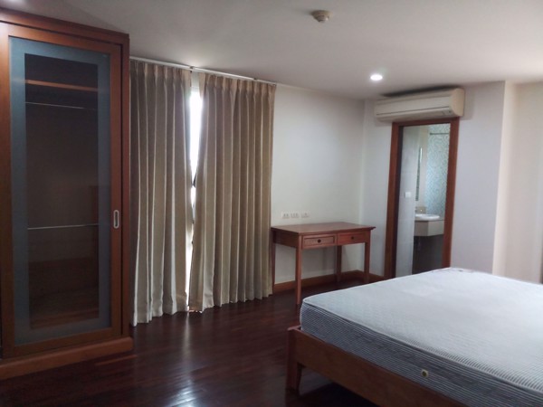 รูปภาพ 3 bed Condo in Nagara Mansion Lumphini Sub District C09348