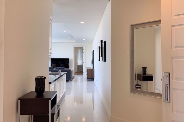 รูปภาพ 2 bed Condo in Royce Private Residences Khlong Toei Nuea Sub District C09368