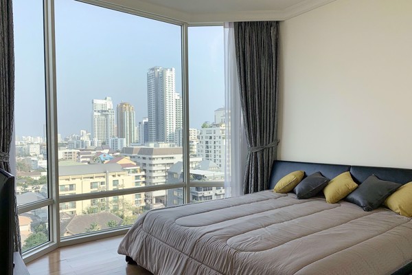 รูปภาพ 2 bed Condo in Royce Private Residences Khlong Toei Nuea Sub District C09368