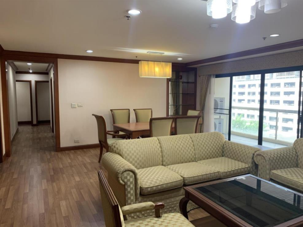 Picture of 3 bed Condo in GP Grande Tower Khlong Toei Nuea Sub District C09448