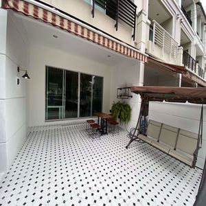 รูปภาพ 3 bed House in Baan Klang Muang Urbanion Sukhumvit 113  Samrong Nuea Sub District H05358