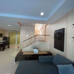 รูปภาพ 3 bed House in Baan Klang Muang Urbanion Sukhumvit 113  Samrong Nuea Sub District H05358