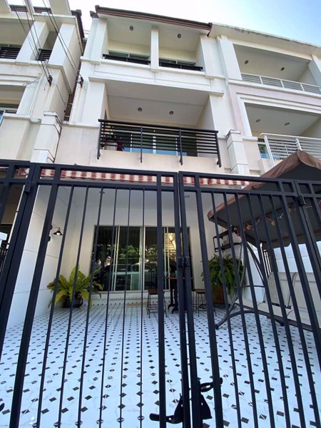 Picture of 3 bed House in Baan Klang Muang Urbanion Sukhumvit 113  Samrong Nuea Sub District H05358