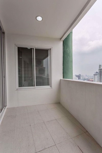 รูปภาพ 3 bed Condo in Fifty Fifth Tower Khlong Tan Nuea Sub District C09537