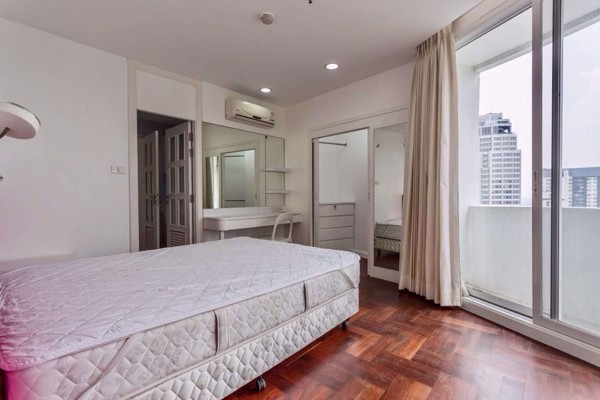 รูปภาพ 3 bed Condo in Fifty Fifth Tower Khlong Tan Nuea Sub District C09537