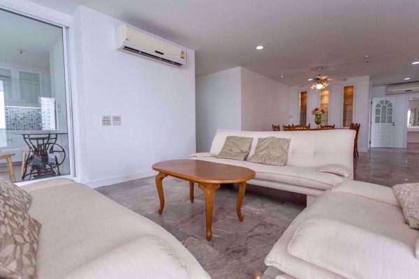 รูปภาพ 3 bed Condo in Fifty Fifth Tower Khlong Tan Nuea Sub District C09537