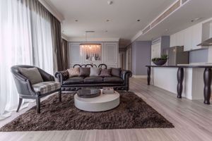 Picture of 3 bed Condo in The Emporio Place Khlongtan Sub District C09611