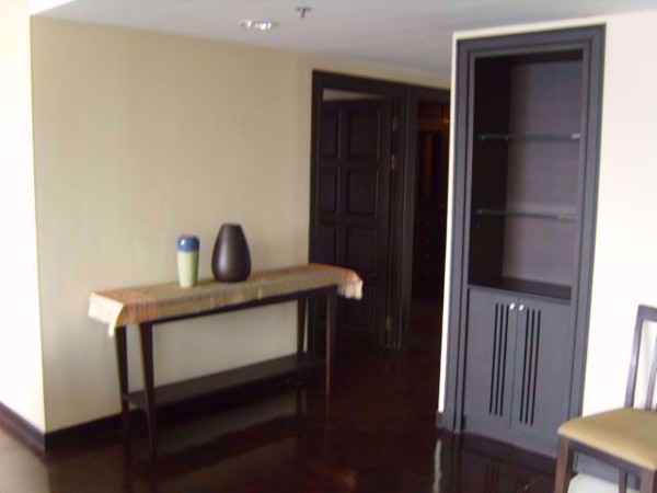 รูปภาพ 3 bed Condo in Lake Green Khlongtoei Sub District C09630