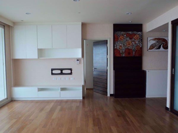 รูปภาพ 3 bed Condo in Watermark Chaophraya Khlong Ton Sai Sub District C09645