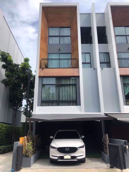 Picture of 3 bed House in Arden Pattanakarn  Suanluang Sub District H05362